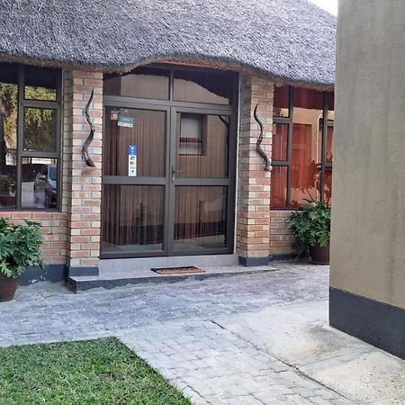 Riverside Guesthouse B & B Katima Mulilo Buitenkant foto